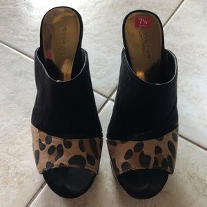 Carlos Santana Leopard Wedges